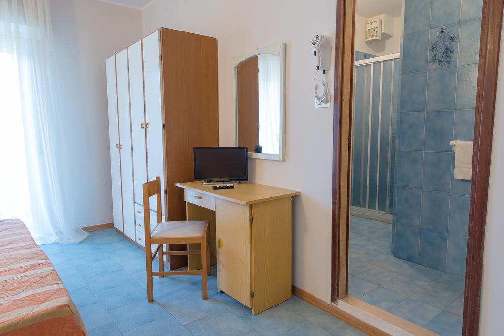 Hotel Falco Риччоне Екстер'єр фото