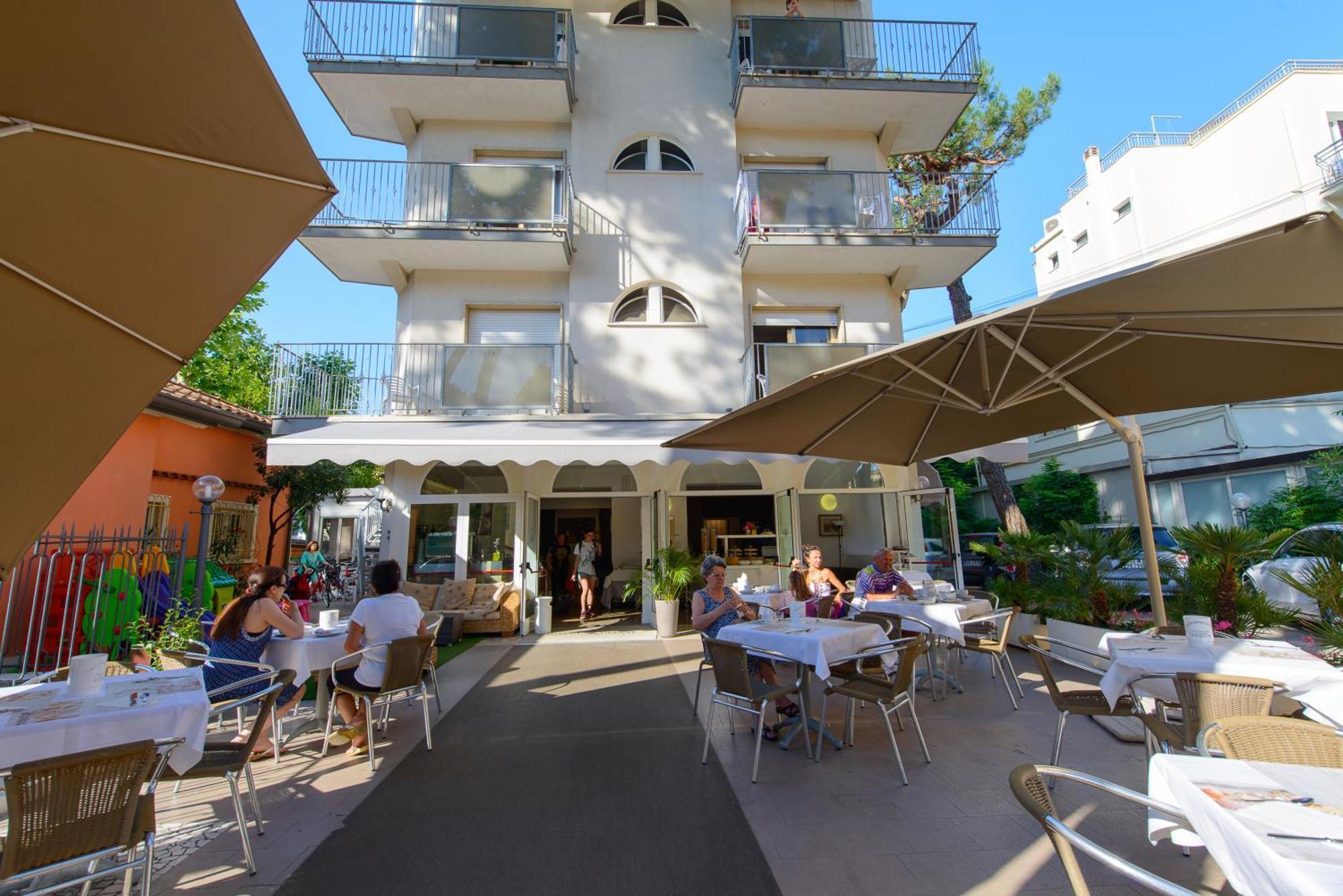 Hotel Falco Риччоне Екстер'єр фото